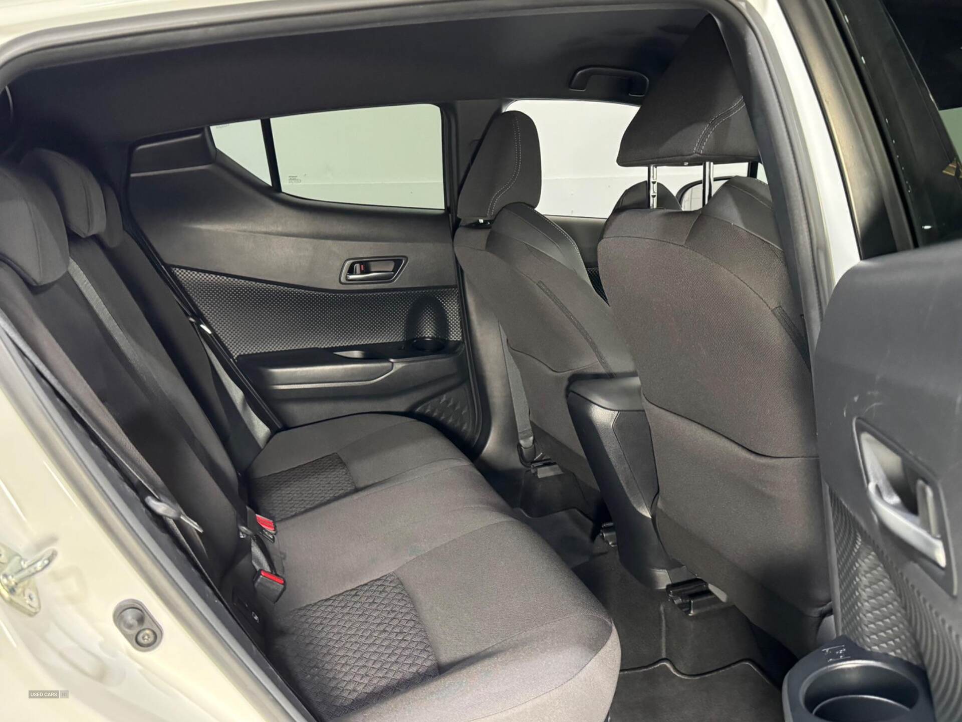 Feb 2023 Toyota C-HR 1.8 Hybrid Design 5dr CVT