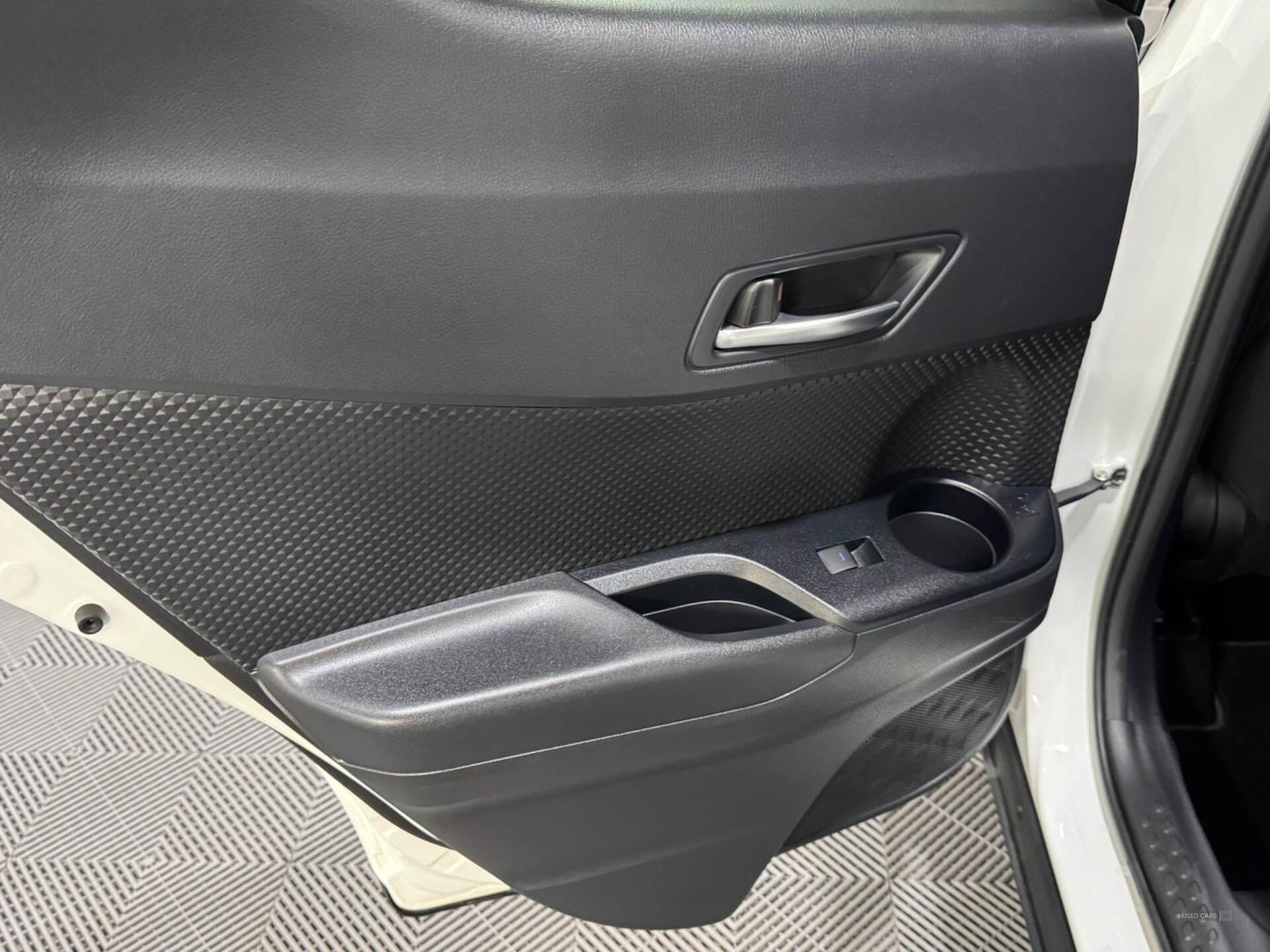 Feb 2023 Toyota C-HR 1.8 Hybrid Design 5dr CVT