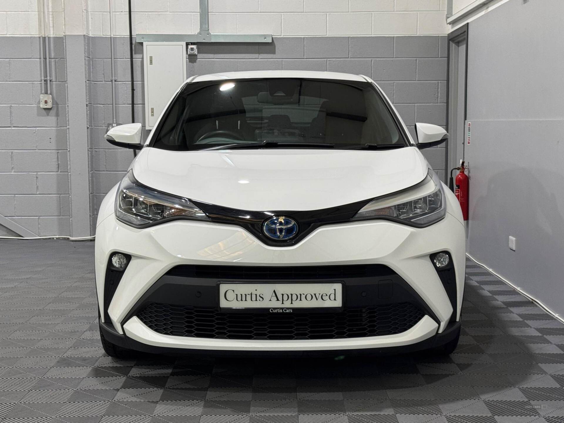 Feb 2023 Toyota C-HR 1.8 Hybrid Design 5dr CVT