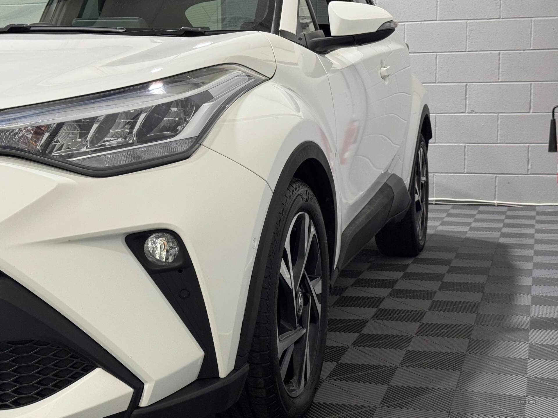 Feb 2023 Toyota C-HR 1.8 Hybrid Design 5dr CVT