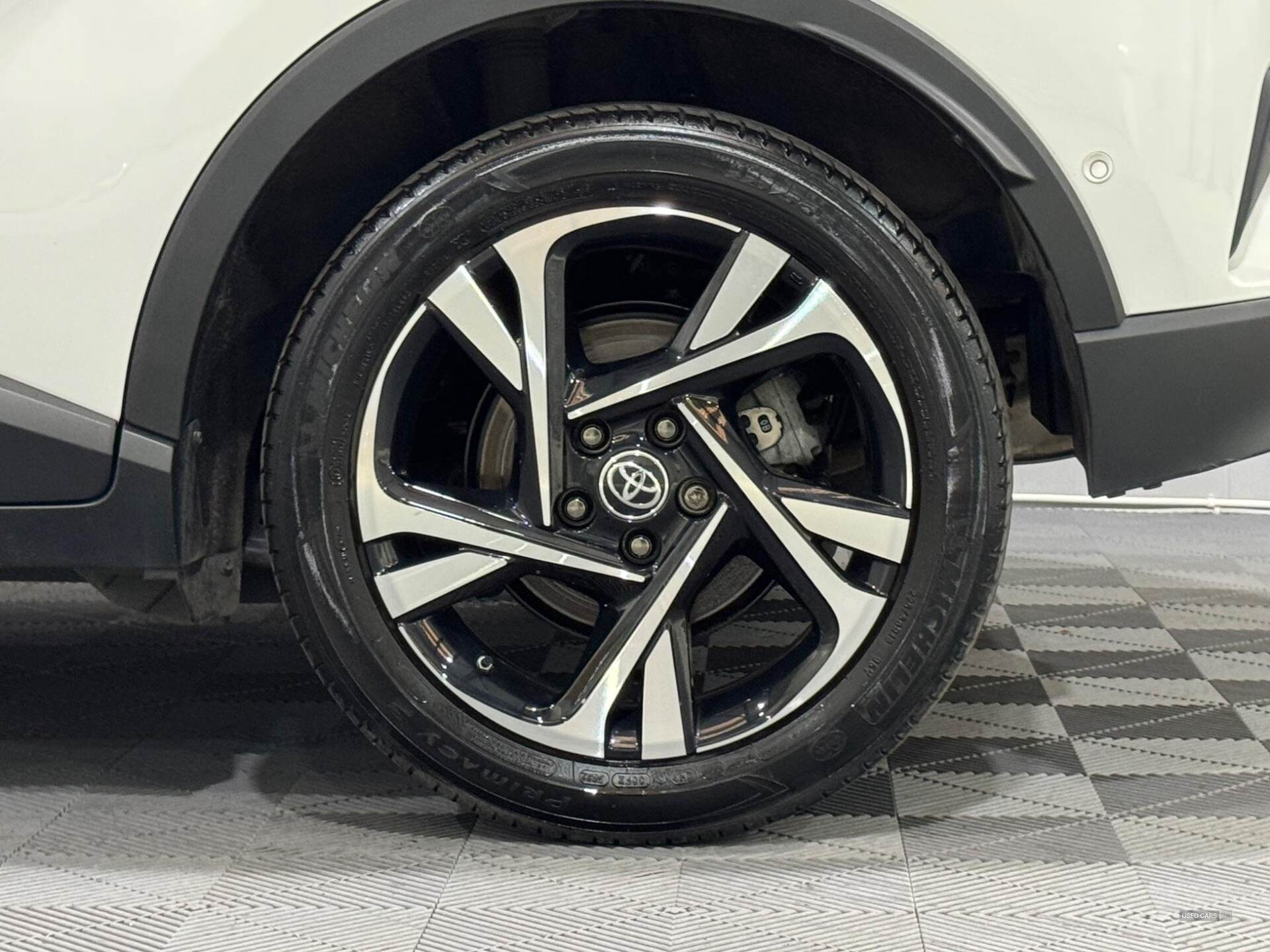 Feb 2023 Toyota C-HR 1.8 Hybrid Design 5dr CVT