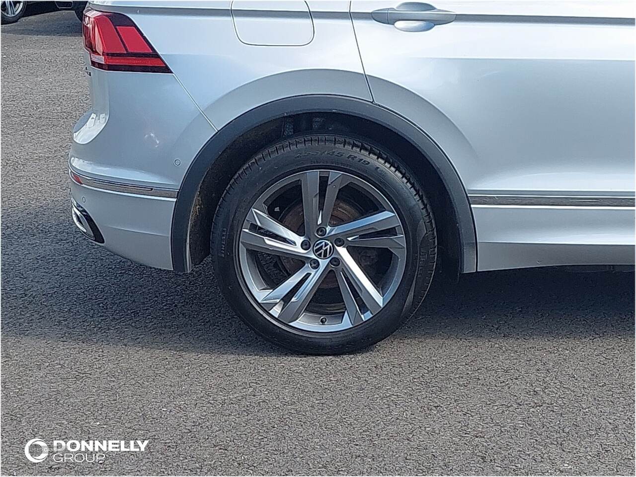 Jan 2023 Volkswagen Tiguan 2.0 TDI 4Motion R-Line Edition 5dr DSG