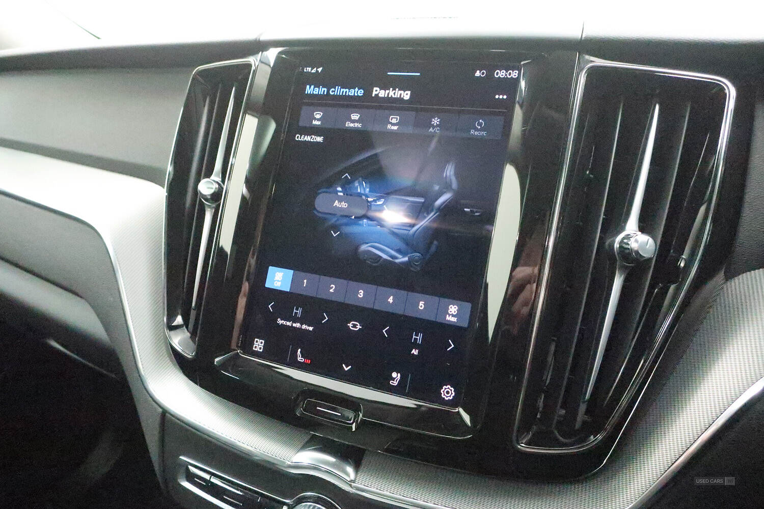 Apr 2024 Volvo XC60 2.0 T6 [350] RC PHEV Plus Dark 5dr AWD Geartronic