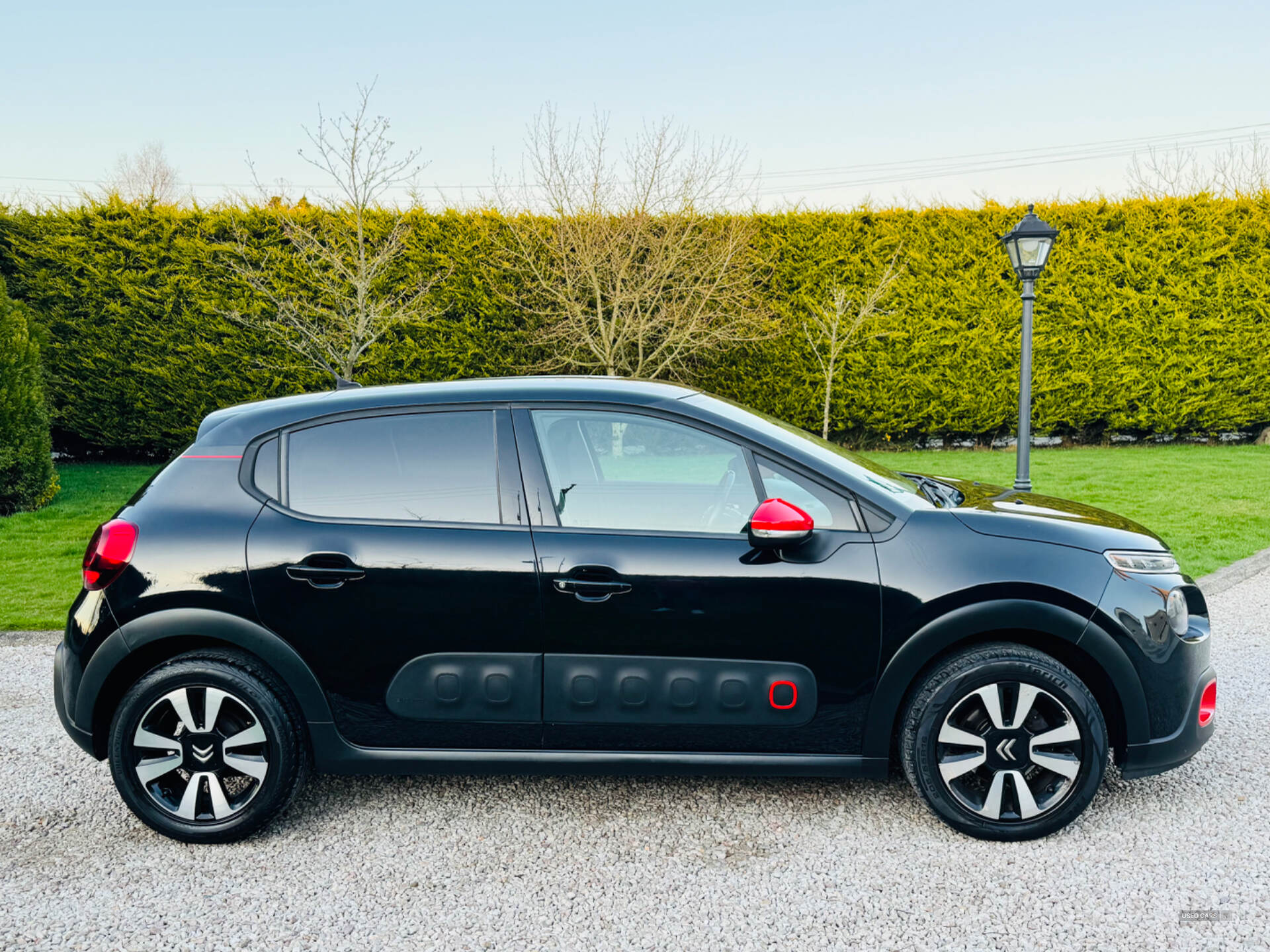 Jun 2017 Citroen C3 1.2 PureTech 82 Flair 5dr