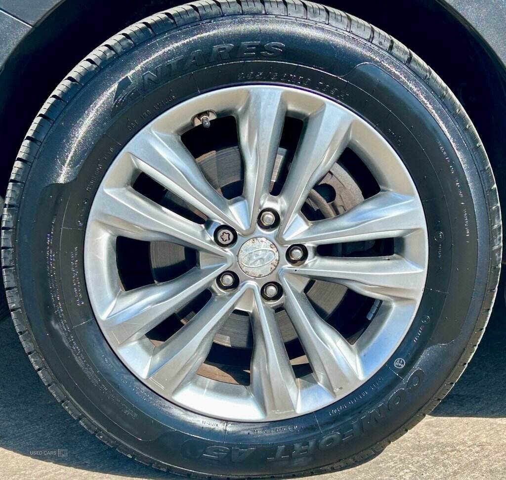 2017 Hyundai Santa Fe 2.2 CRDi Blue Drive Premium SUV 5dr Diesel Auto 4WD Euro 6 (s/s) (7 Seat) (200 ps)