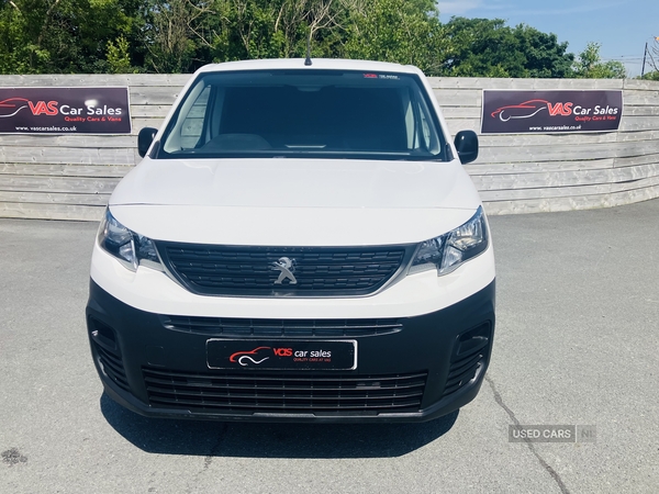 Peugeot Partner STANDARD DIESEL in Down