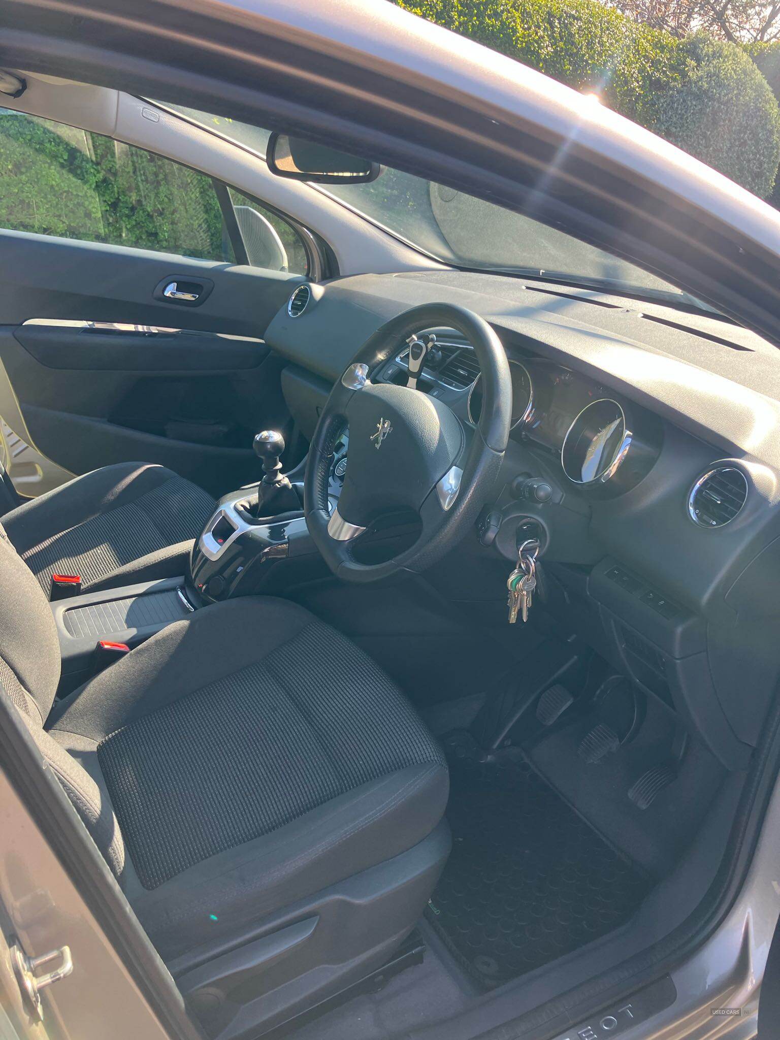 Dec 2016 Peugeot 5008 1.6 BlueHDi 120 Active 5dr