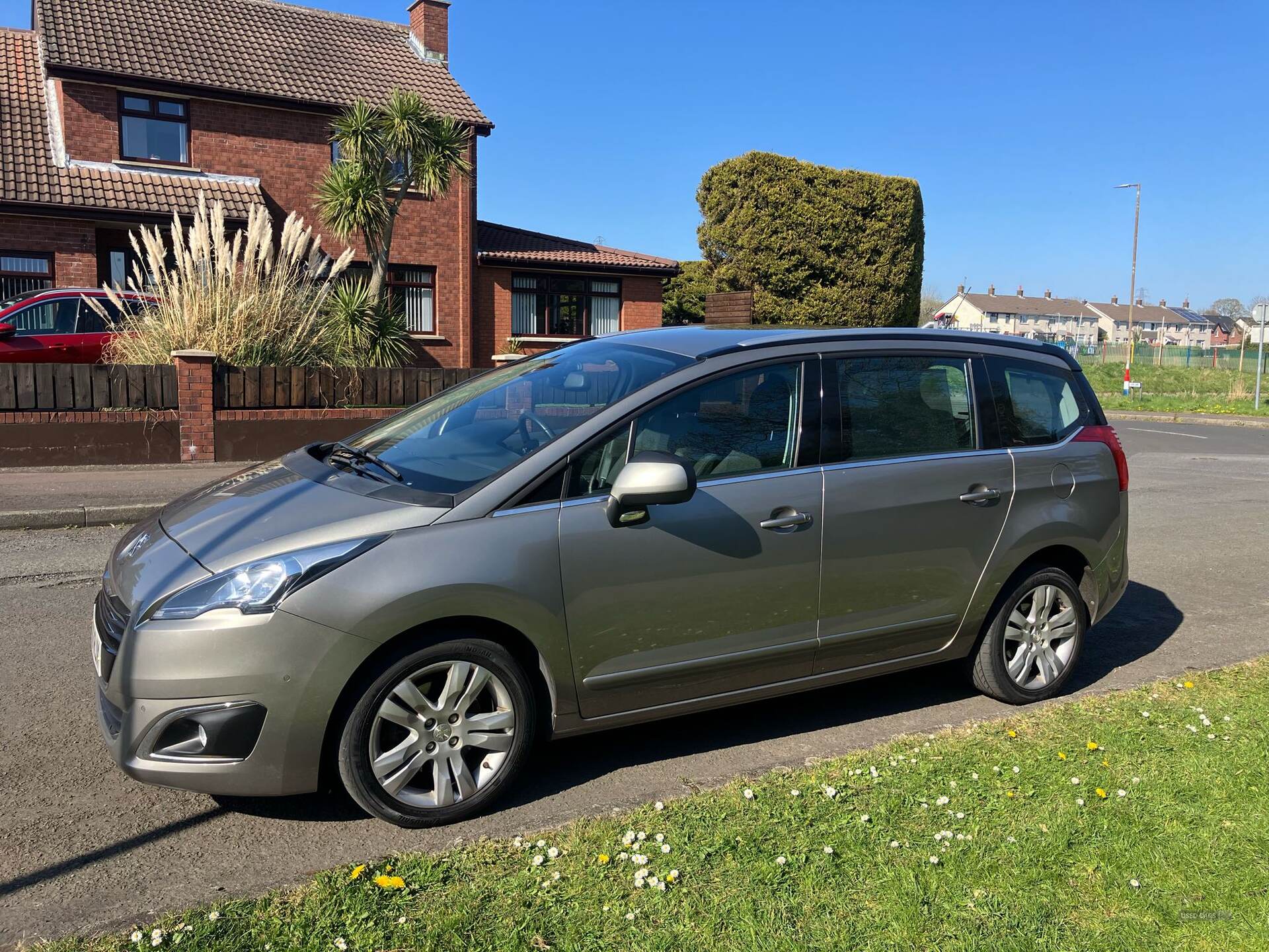 Dec 2016 Peugeot 5008 1.6 BlueHDi 120 Active 5dr