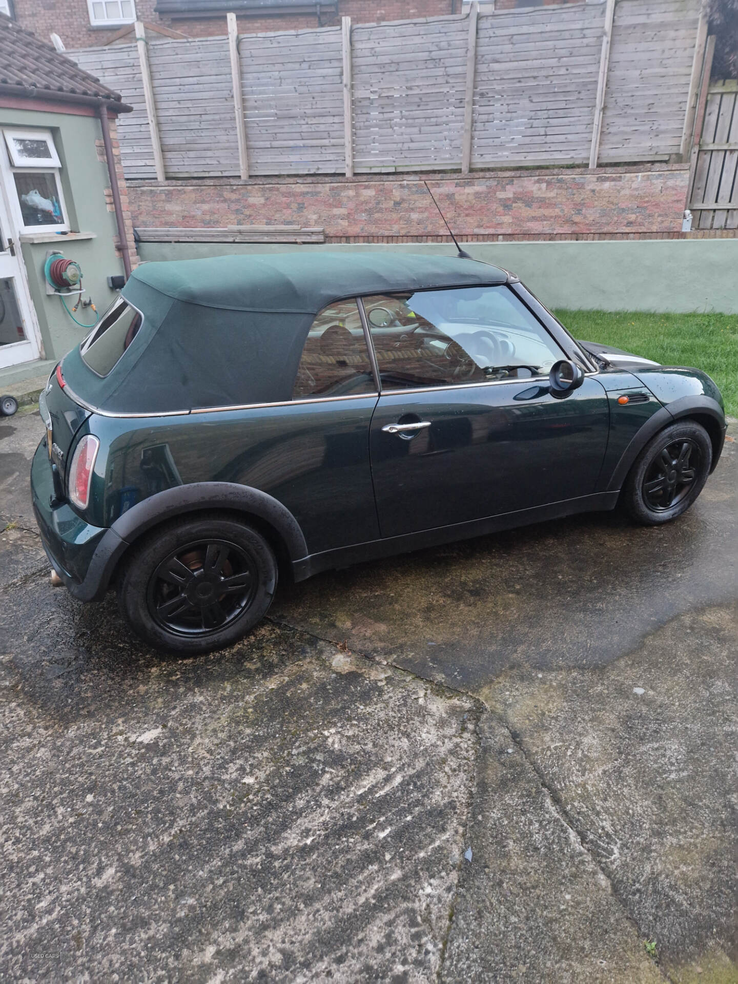 Apr 2005 MINI Convertible 1.6 Cooper 2dr