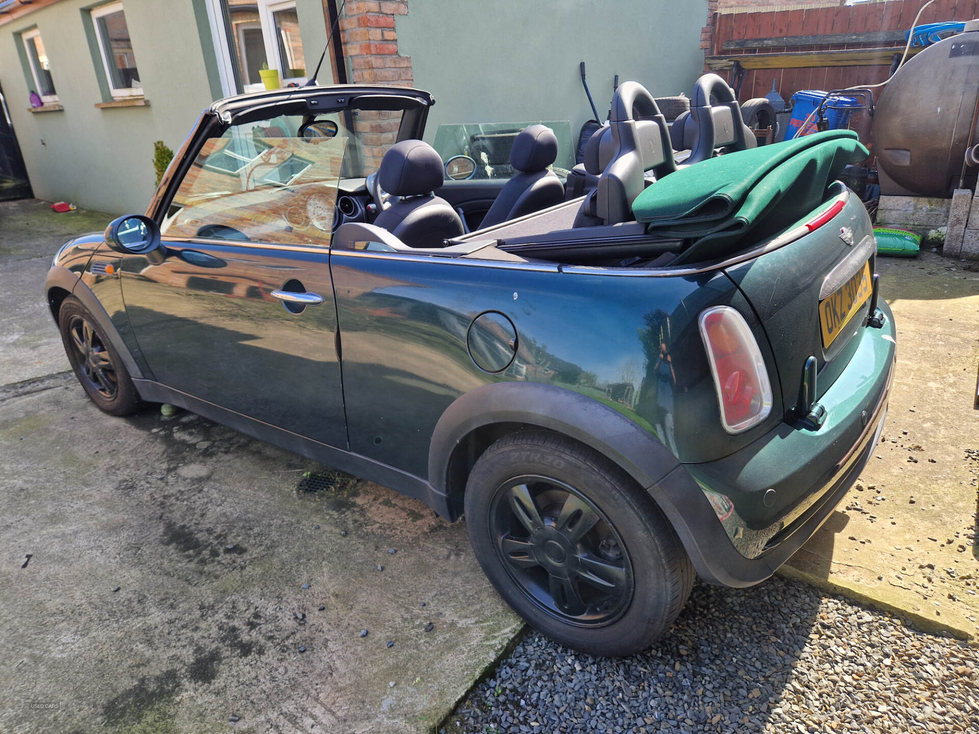 Apr 2005 MINI Convertible 1.6 Cooper 2dr