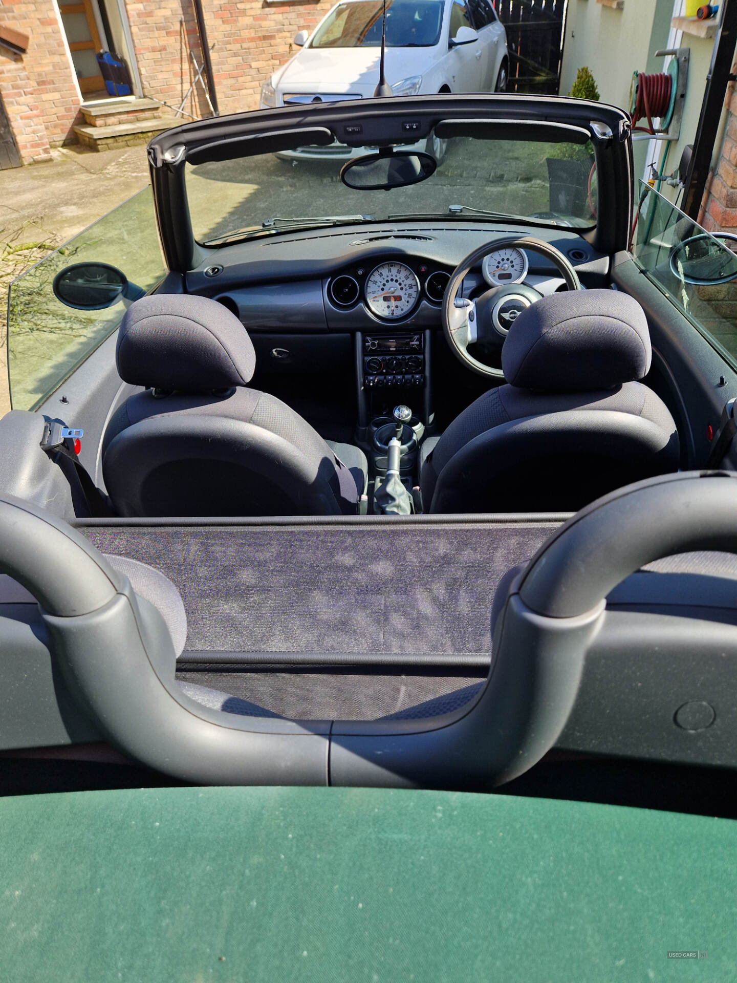 Apr 2005 MINI Convertible 1.6 Cooper 2dr