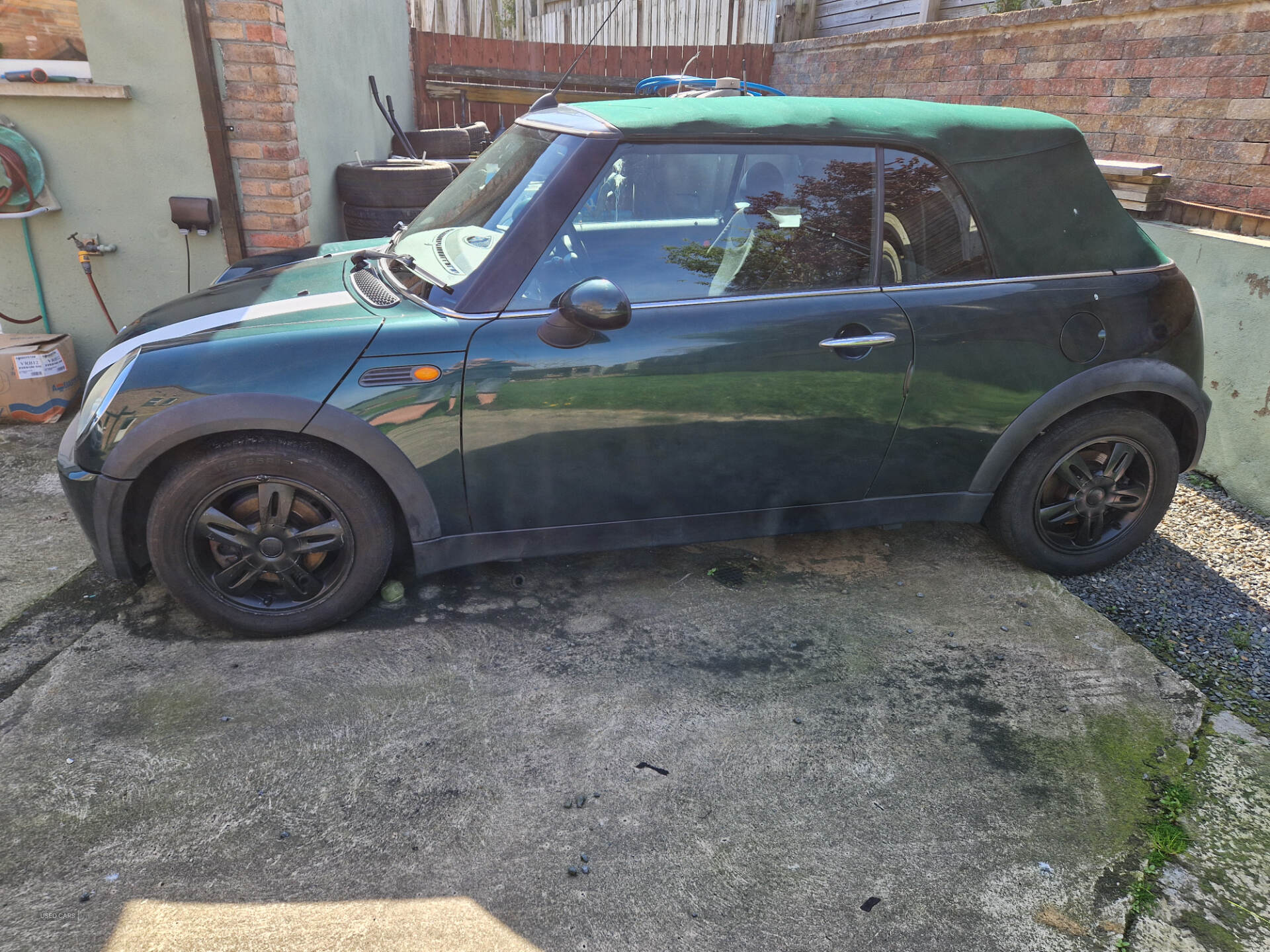 Apr 2005 MINI Convertible 1.6 Cooper 2dr