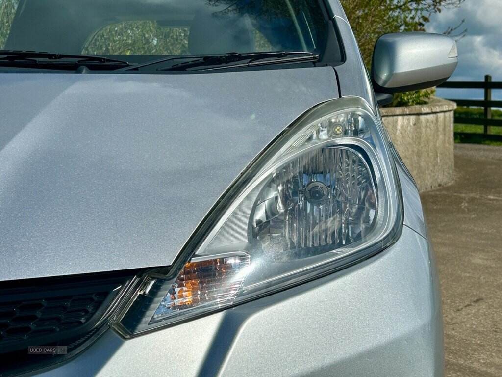Nov 2011 Honda Jazz 1.4 i-VTEC ES 5dr CVT
