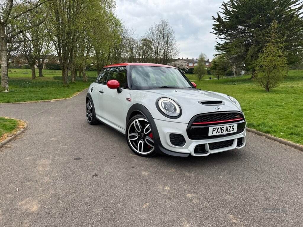 Apr 2016 MINI Hatch 2.0 John Cooper Works 3dr
