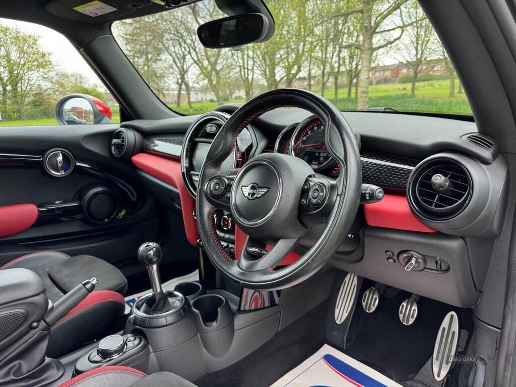 Apr 2016 MINI Hatch 2.0 John Cooper Works 3dr