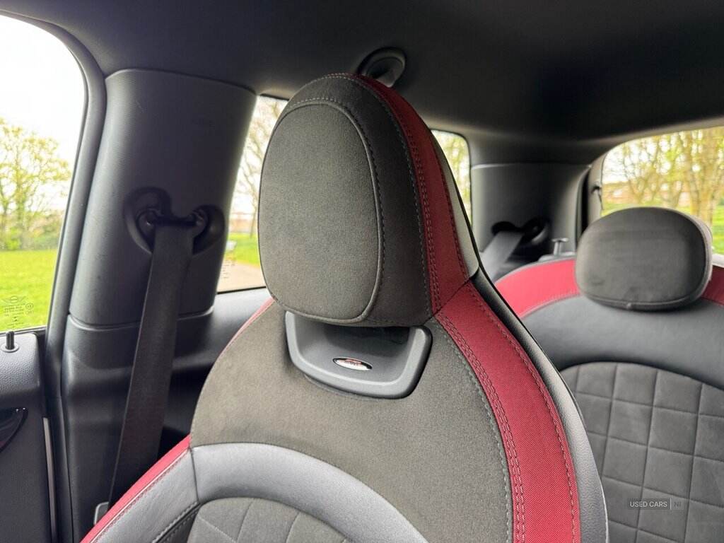 Apr 2016 MINI Hatch 2.0 John Cooper Works 3dr