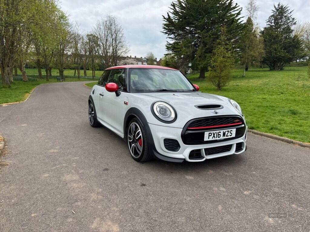 Apr 2016 MINI Hatch 2.0 John Cooper Works 3dr