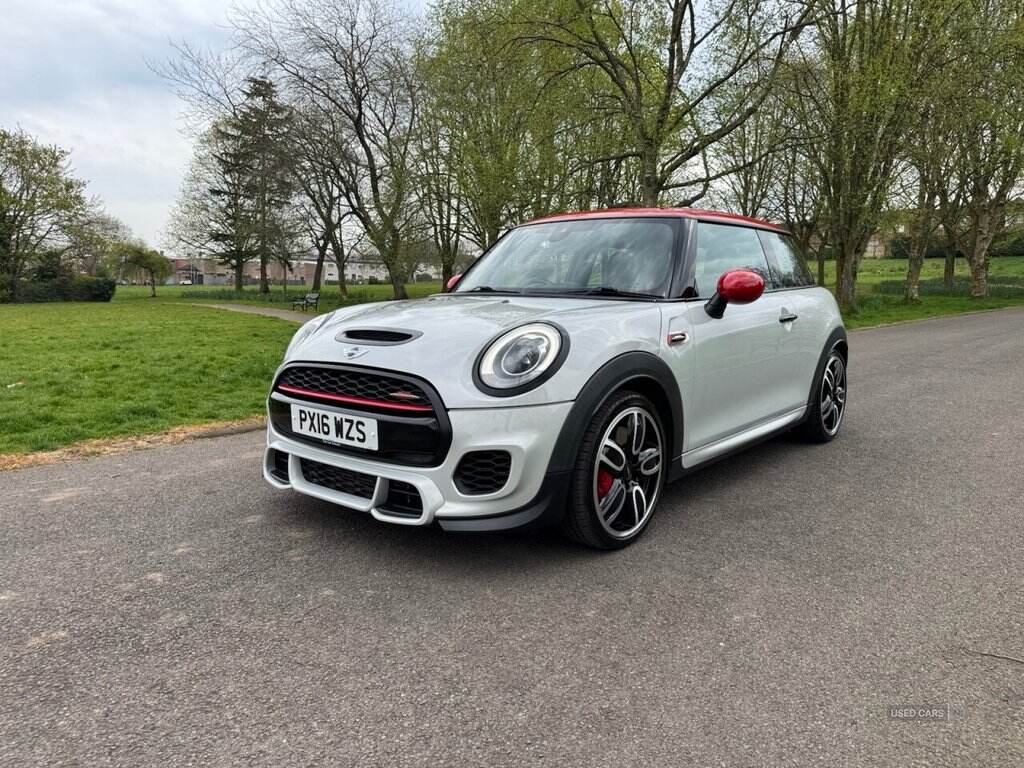 Apr 2016 MINI Hatch 2.0 John Cooper Works 3dr