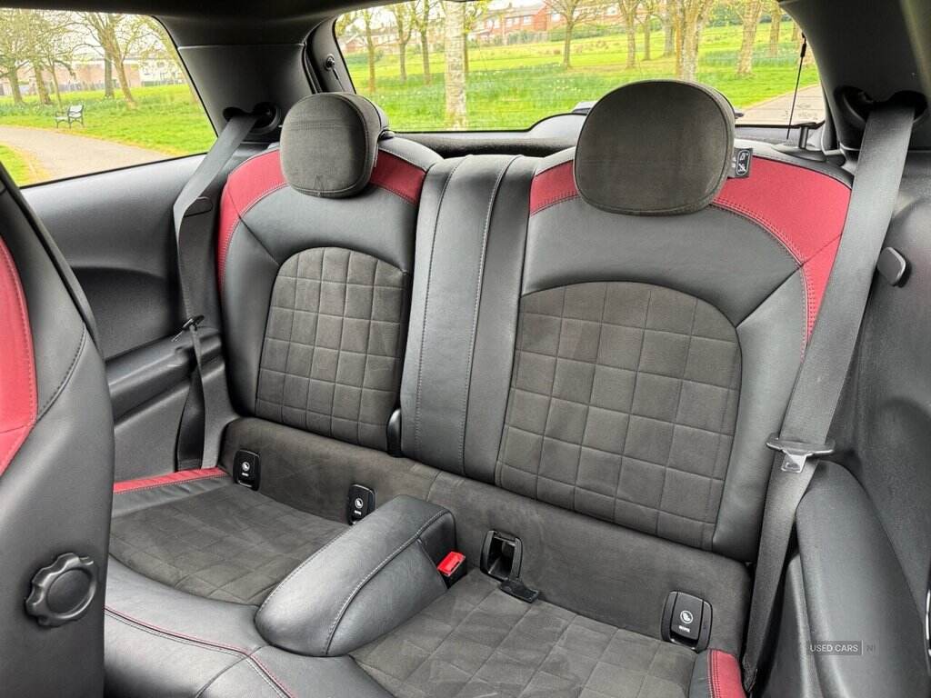 Apr 2016 MINI Hatch 2.0 John Cooper Works 3dr
