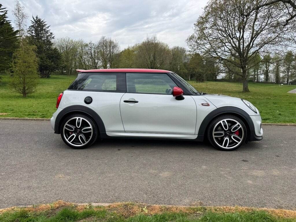 Apr 2016 MINI Hatch 2.0 John Cooper Works 3dr
