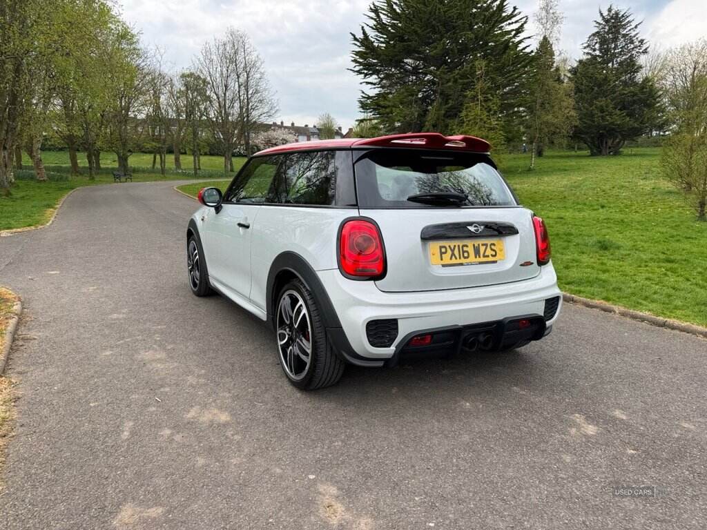 Apr 2016 MINI Hatch 2.0 John Cooper Works 3dr