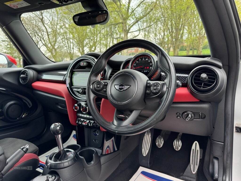 Apr 2016 MINI Hatch 2.0 John Cooper Works 3dr