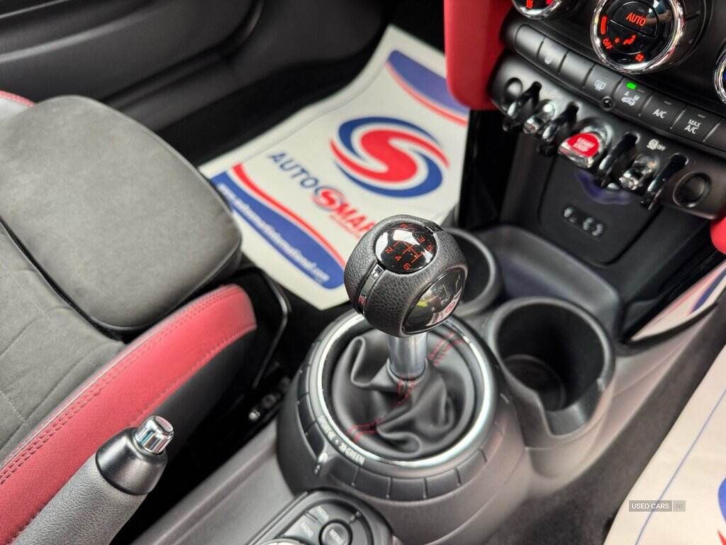 Apr 2016 MINI Hatch 2.0 John Cooper Works 3dr