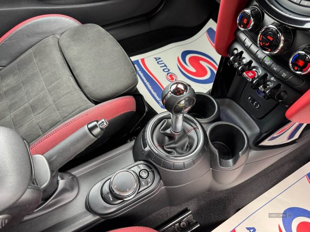 Apr 2016 MINI Hatch 2.0 John Cooper Works 3dr