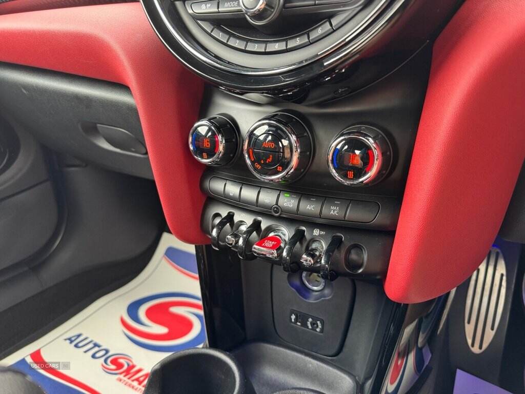 Apr 2016 MINI Hatch 2.0 John Cooper Works 3dr