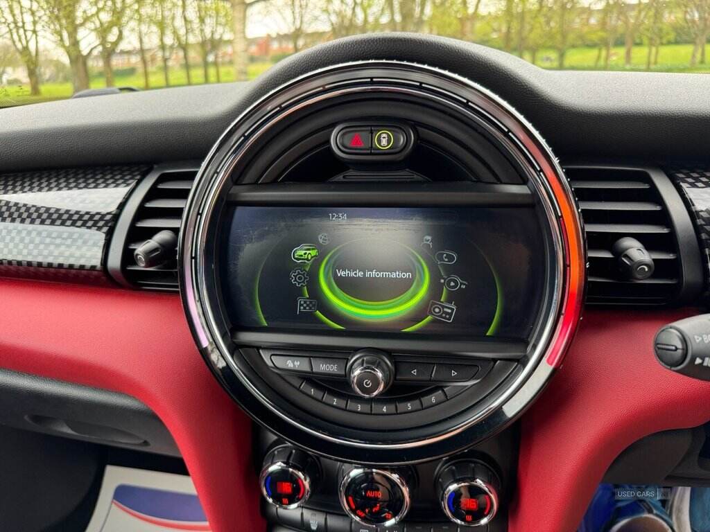 Apr 2016 MINI Hatch 2.0 John Cooper Works 3dr