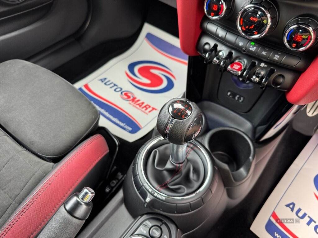 Apr 2016 MINI Hatch 2.0 John Cooper Works 3dr