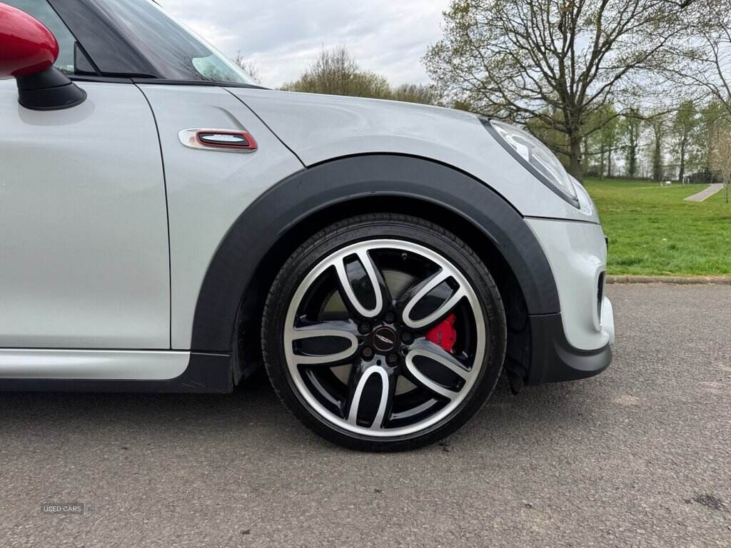 Apr 2016 MINI Hatch 2.0 John Cooper Works 3dr