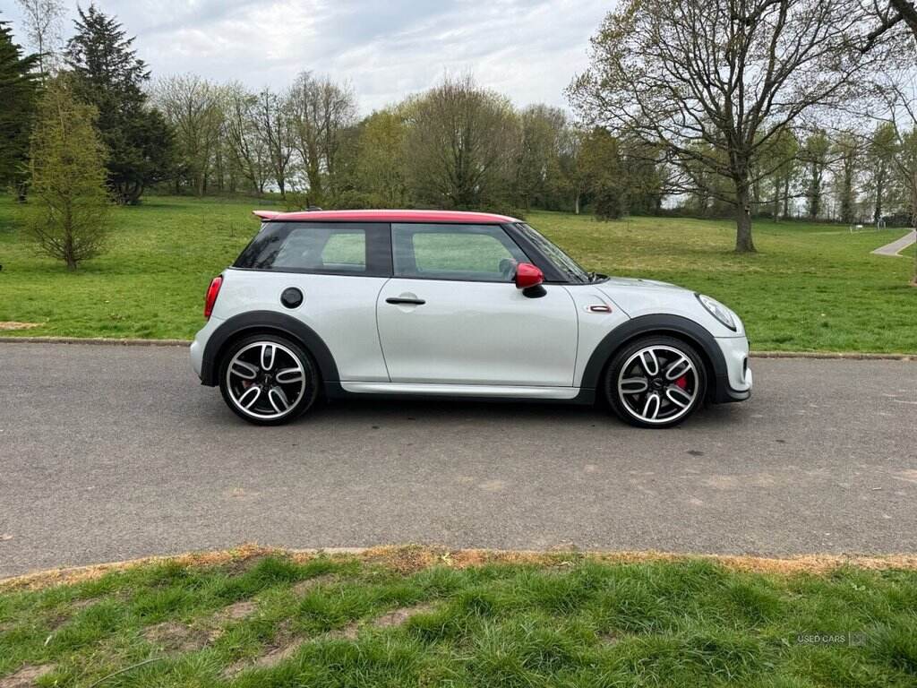 Apr 2016 MINI Hatch 2.0 John Cooper Works 3dr