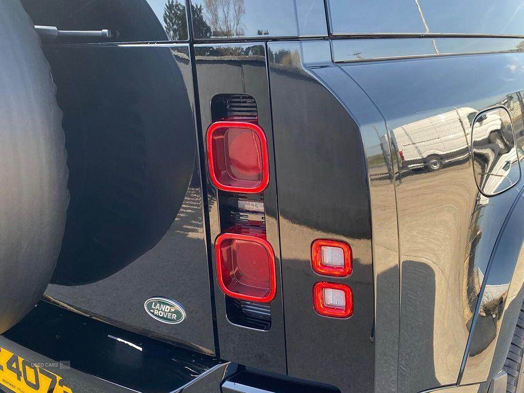 2023 Land Rover Defender 90 3.0 D250 MHEV Hard Top SUV Auto 4WD SWB Euro 6 (s/s) 3dr