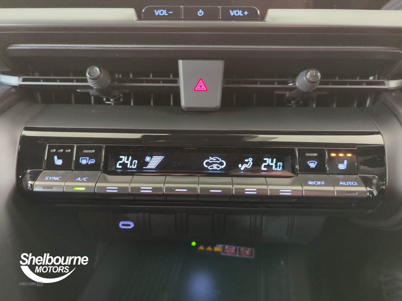 Mar 2025 Toyota C-HR 1.8 Hybrid Design 5dr CVT