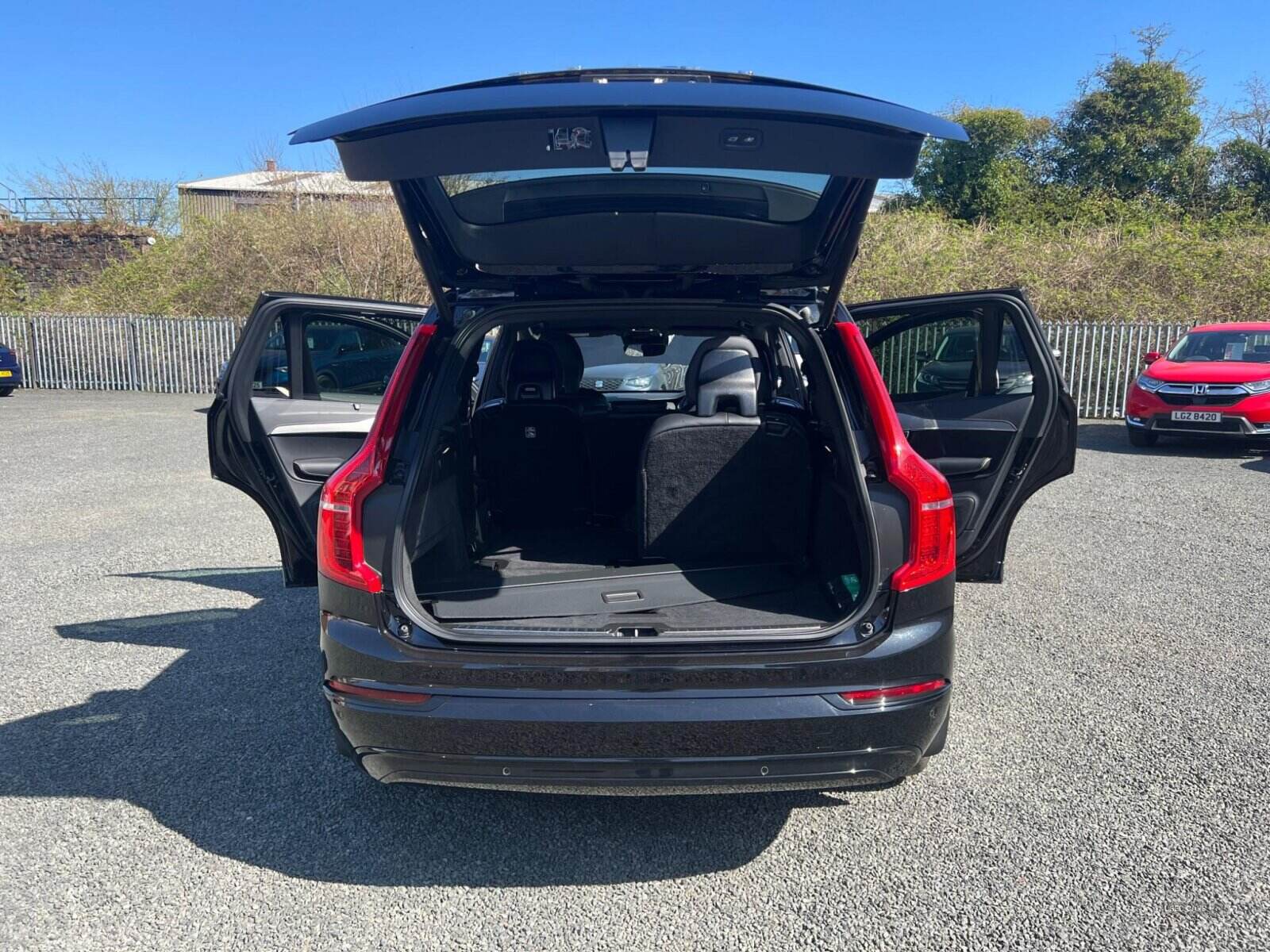 Jan 2022 Volvo XC90 2.0 B5D [235] R DESIGN 5dr AWD Geartronic