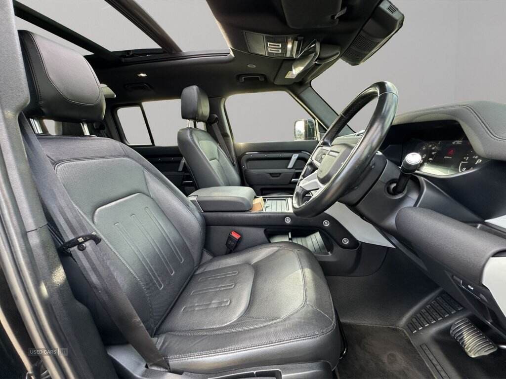 Nov 2021 Land Rover Defender 3.0 D300 X-Dynamic S 110 5dr Auto