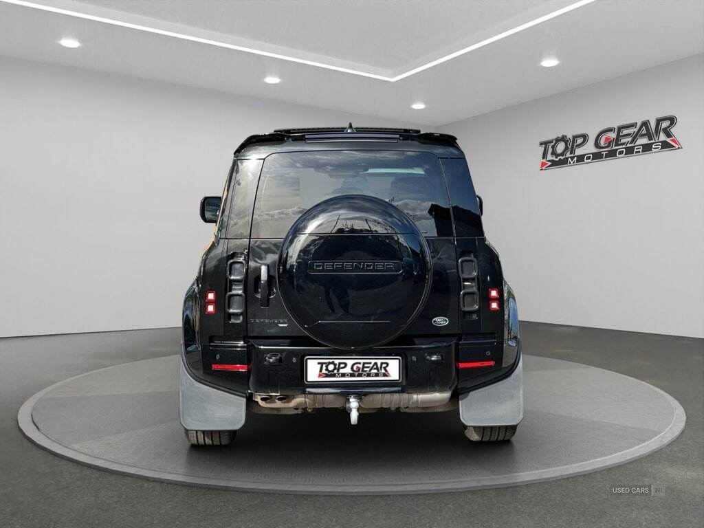 Nov 2021 Land Rover Defender 3.0 D300 X-Dynamic S 110 5dr Auto