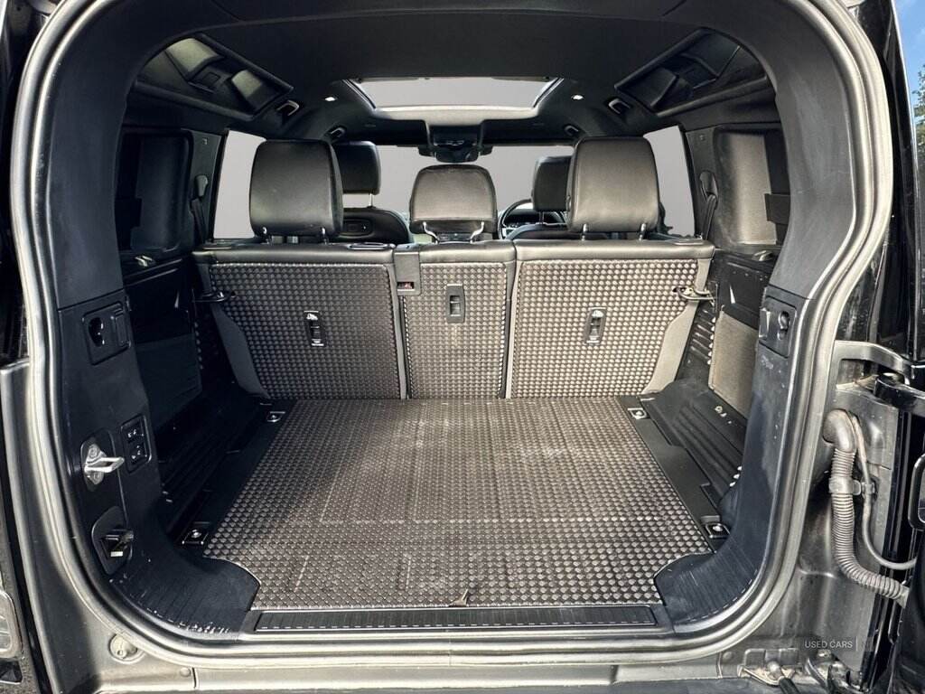 Nov 2021 Land Rover Defender 3.0 D300 X-Dynamic S 110 5dr Auto