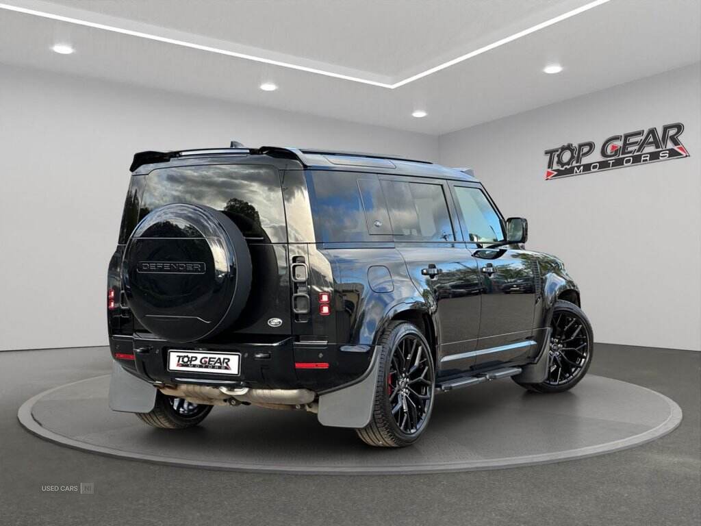 Nov 2021 Land Rover Defender 3.0 D300 X-Dynamic S 110 5dr Auto