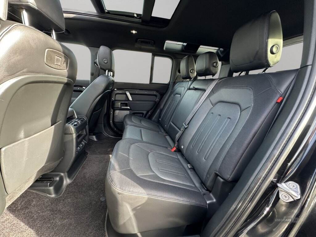 Nov 2021 Land Rover Defender 3.0 D300 X-Dynamic S 110 5dr Auto