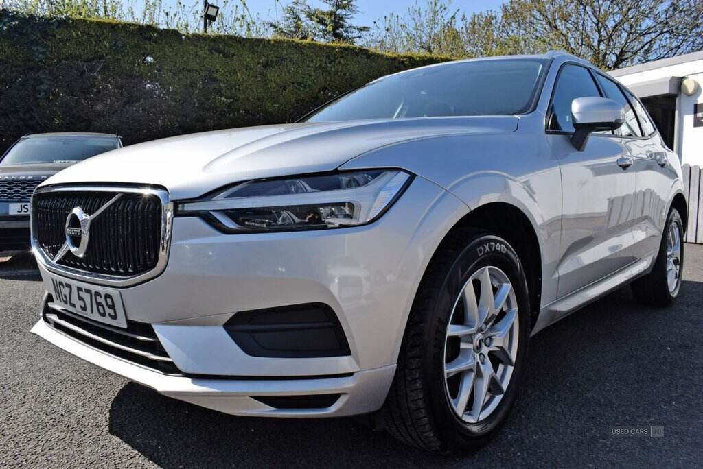 Nov 2017 Volvo XC60 2.0 D4 Momentum 5dr AWD Geartronic