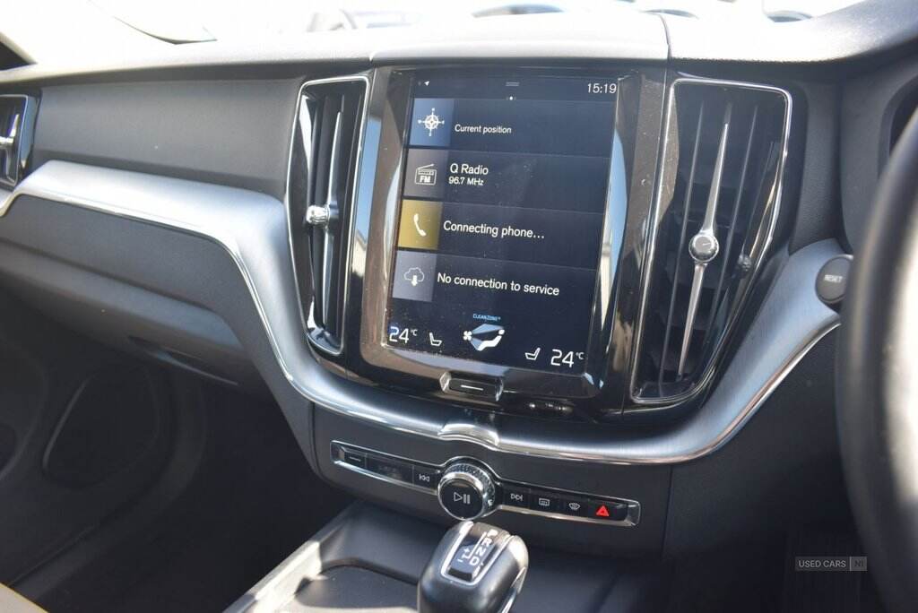 Nov 2017 Volvo XC60 2.0 D4 Momentum 5dr AWD Geartronic