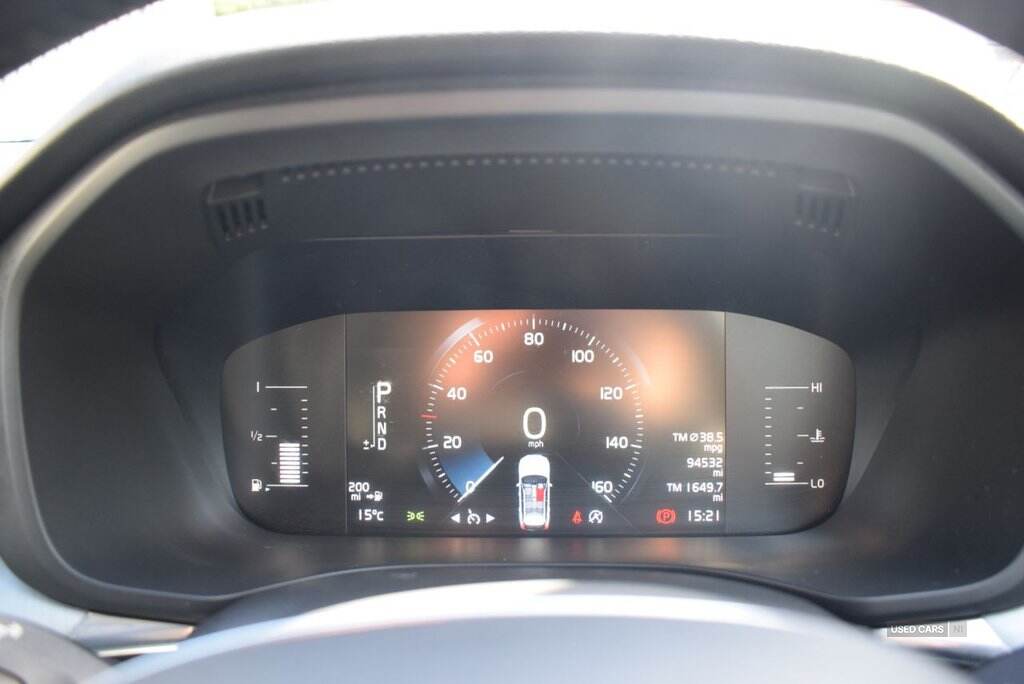 Nov 2017 Volvo XC60 2.0 D4 Momentum 5dr AWD Geartronic