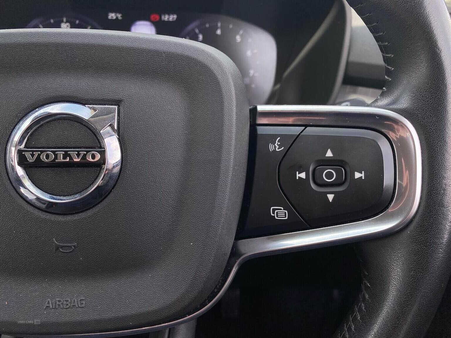 Jan 2021 Volvo XC40 1.5 T3 [163] Momentum 5Dr