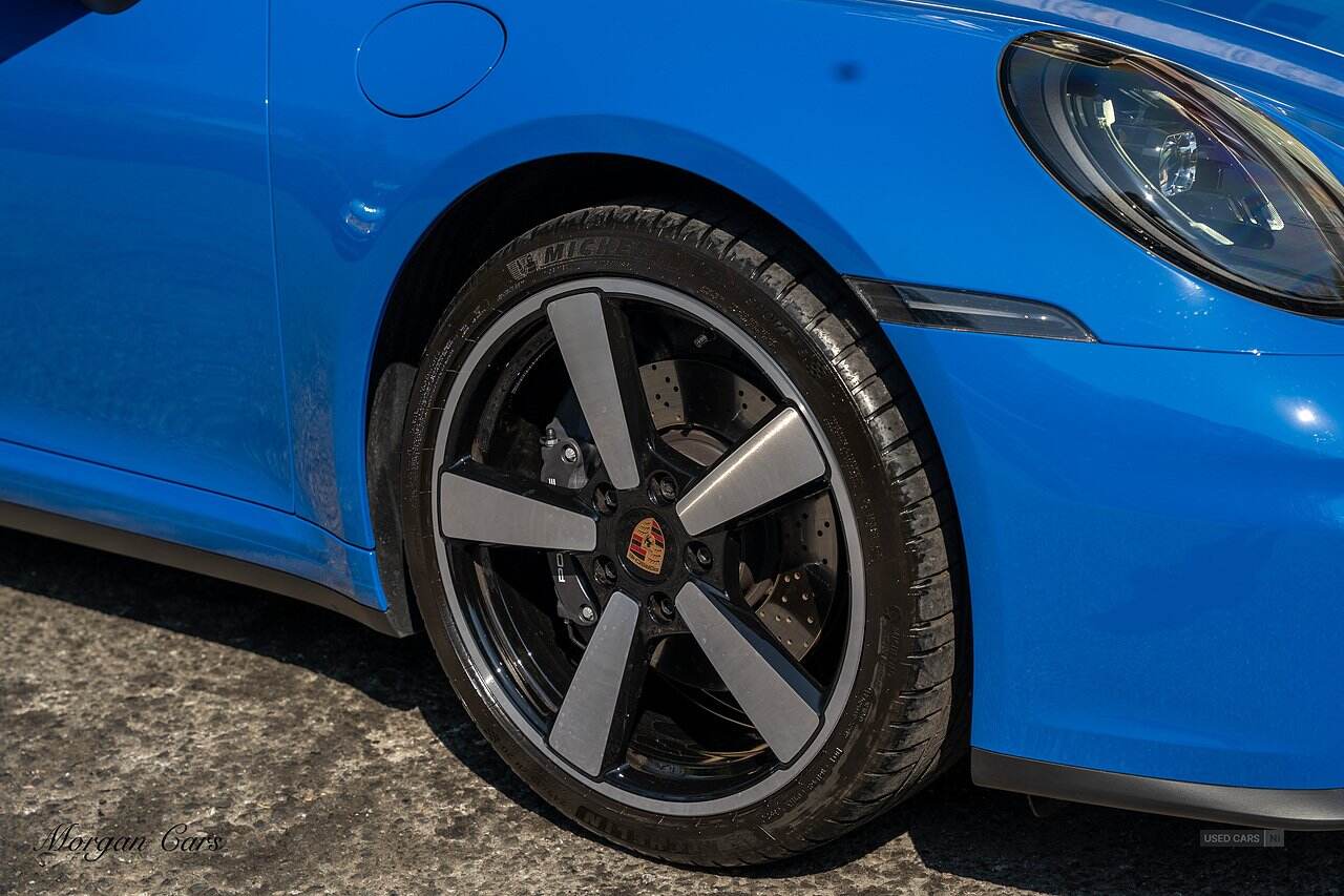 Jan 2025 Porsche 911 2dr PDK