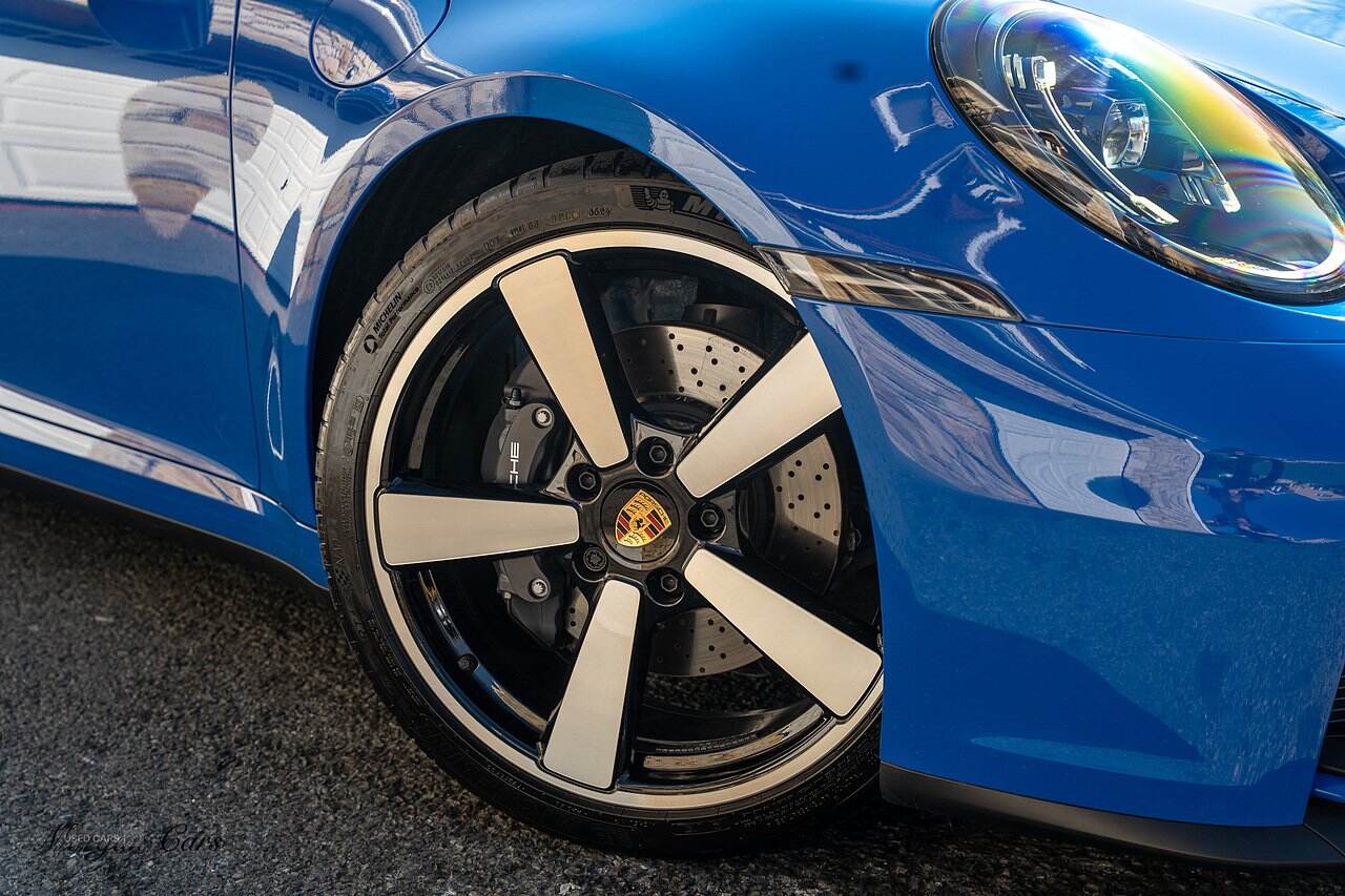 Jan 2025 Porsche 911 2dr PDK