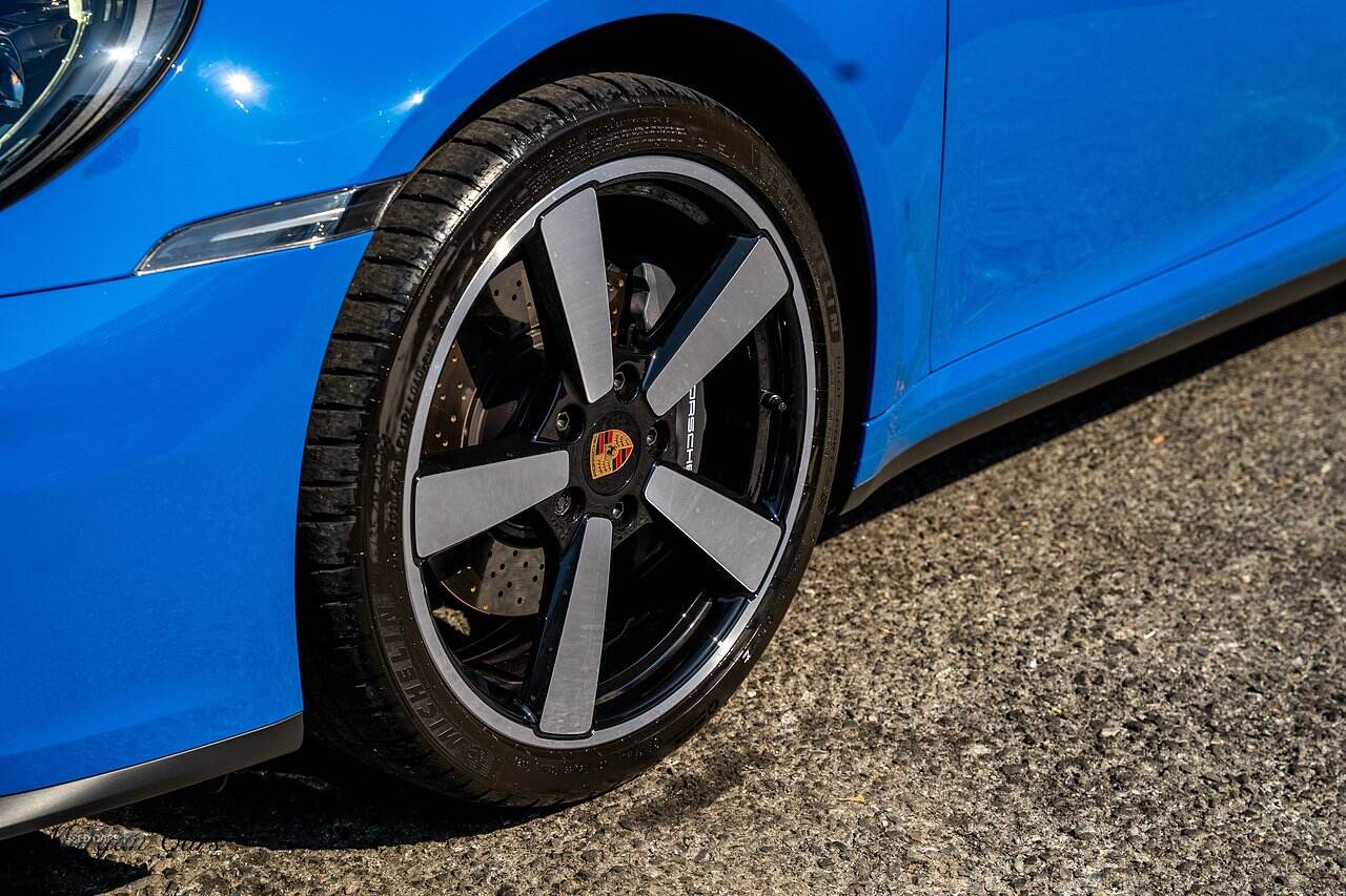 Jan 2025 Porsche 911 2dr PDK