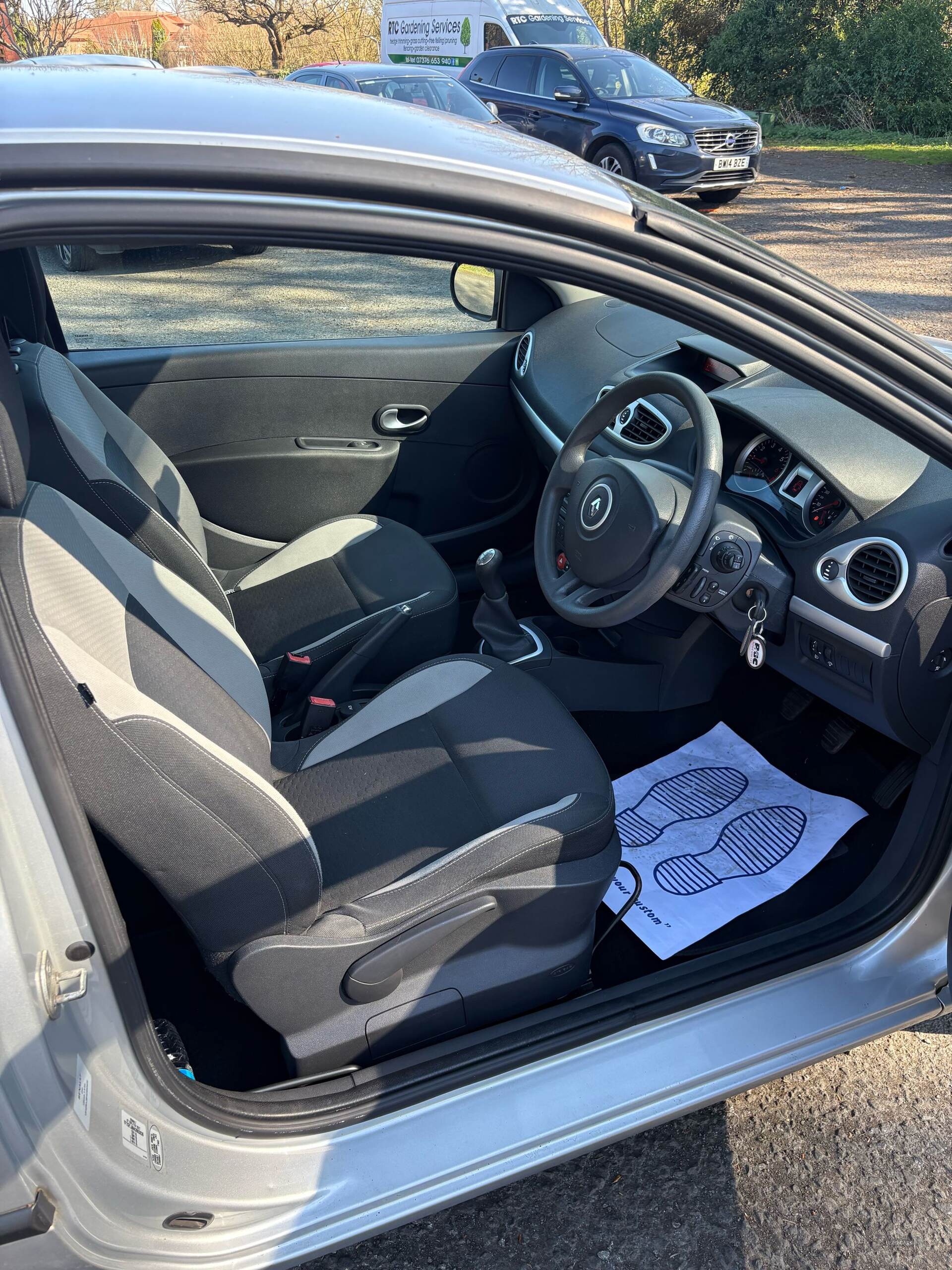 Jan 2011 Renault Clio 1.2 16V I-Music 3dr