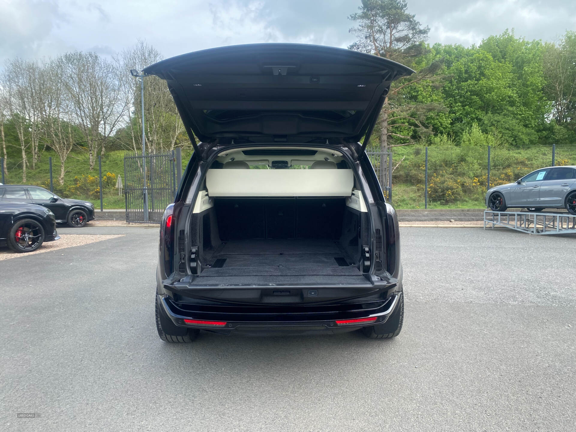 Jan 2023 Land Rover Range Rover 3.0 D350 HSE 4dr Auto